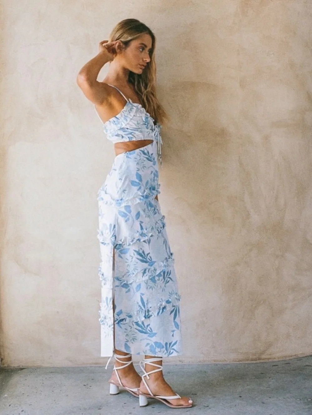 SABO SKIRT Jaida Blue Floral Midi Dress with Cutout Ruffle - 100% Cotton - Picture 2 of 12